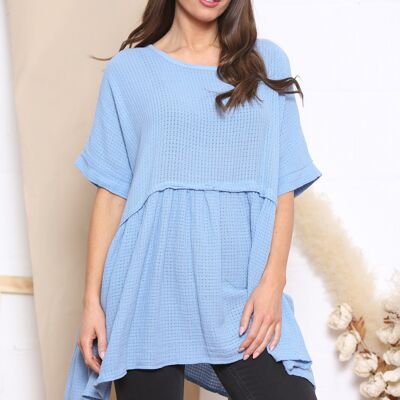 Top blu con volant in maglia waffle