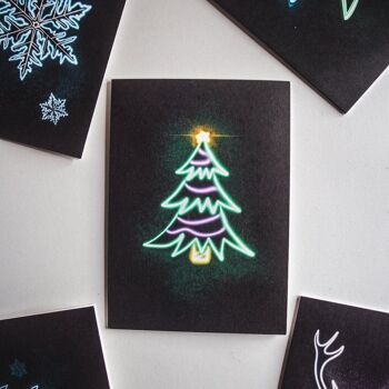Carte de Noël d'arbre au néon 2