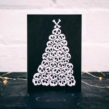 Carte de Noël gothique d'arbre de crâne 2