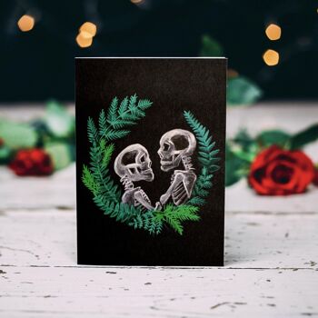 Couple de crâne avec carte de vœux gothique de couronne 2