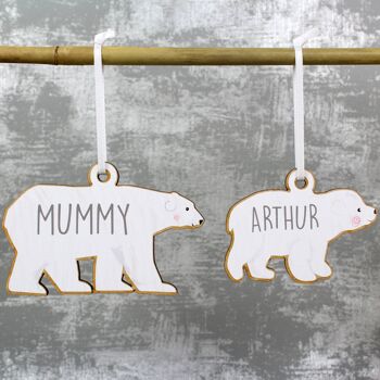 Ensemble personnalisé de quatre décorations à suspendre en bois de la famille des ours polaires 3