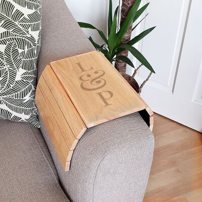 Plateau de canapé en bois avec initiales personnalisées