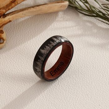 Bague personnalisée sur le thème de la forêt en acier titane et bois massif - Taille 8 - Pour homme 4