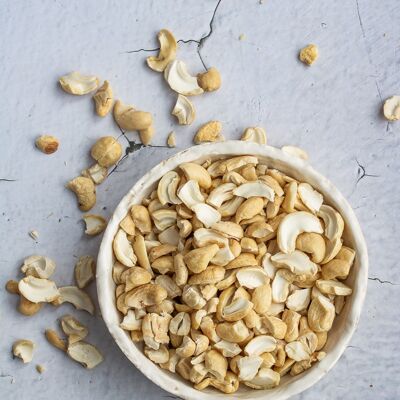 Broken Cashew Nuts - 22.68 Kg