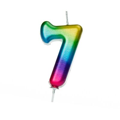 Candela da prelievo modellata con numeri metallici di età 7 arcobaleno