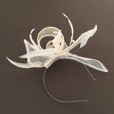 Heidi - Cream sinamay bow and loops with feathers and faux pearls - Cream - Fascinator - Sinamay straw