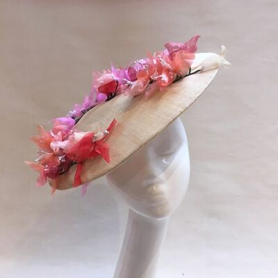 Bourganvillia - Saucer hat in ivory straw trimmed with handmade flowers - Cream - Saucer Headpiece - Pinopok straw