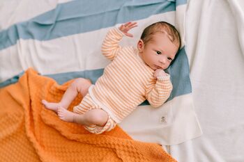 Couverture bébé à carreaux orange 3