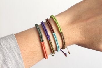 Bracelet fil minimaliste olive-saumon 2