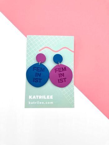 Boucles d'oreilles pendantes féministes - Combi violet/bleu 2