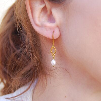 Sterling silver earrings with pearls