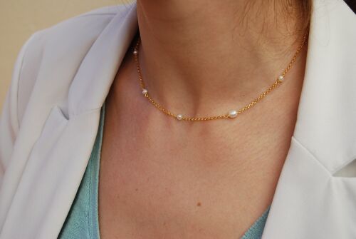 Sterling silver necklace with pearls