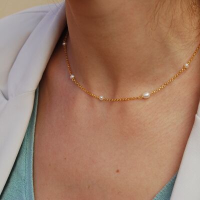 Sterling silver necklace with pearls