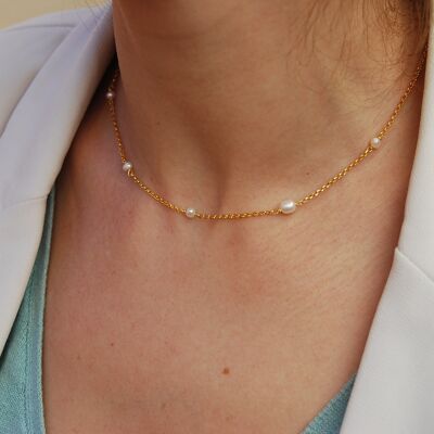 Sterling silver necklace with pearls