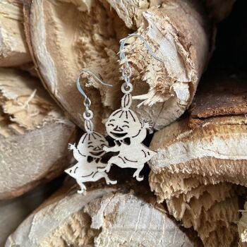 Boucles d'oreilles Moomin en bois - Dancing Little My 1