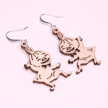 Boucles d'oreilles Moomin en bois - Dancing Little My 3