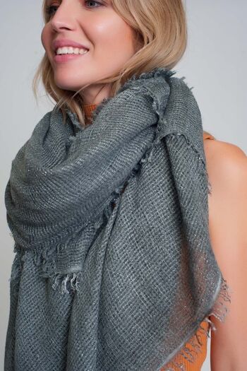 Écharpe tricotée légère en gris 2