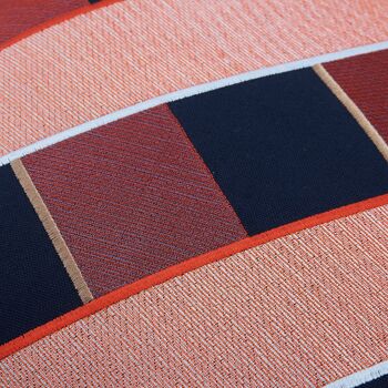 Oeuvre textile encadrée flottante avec croix orange 1X004 - 2-25 (SQ1099792) 3