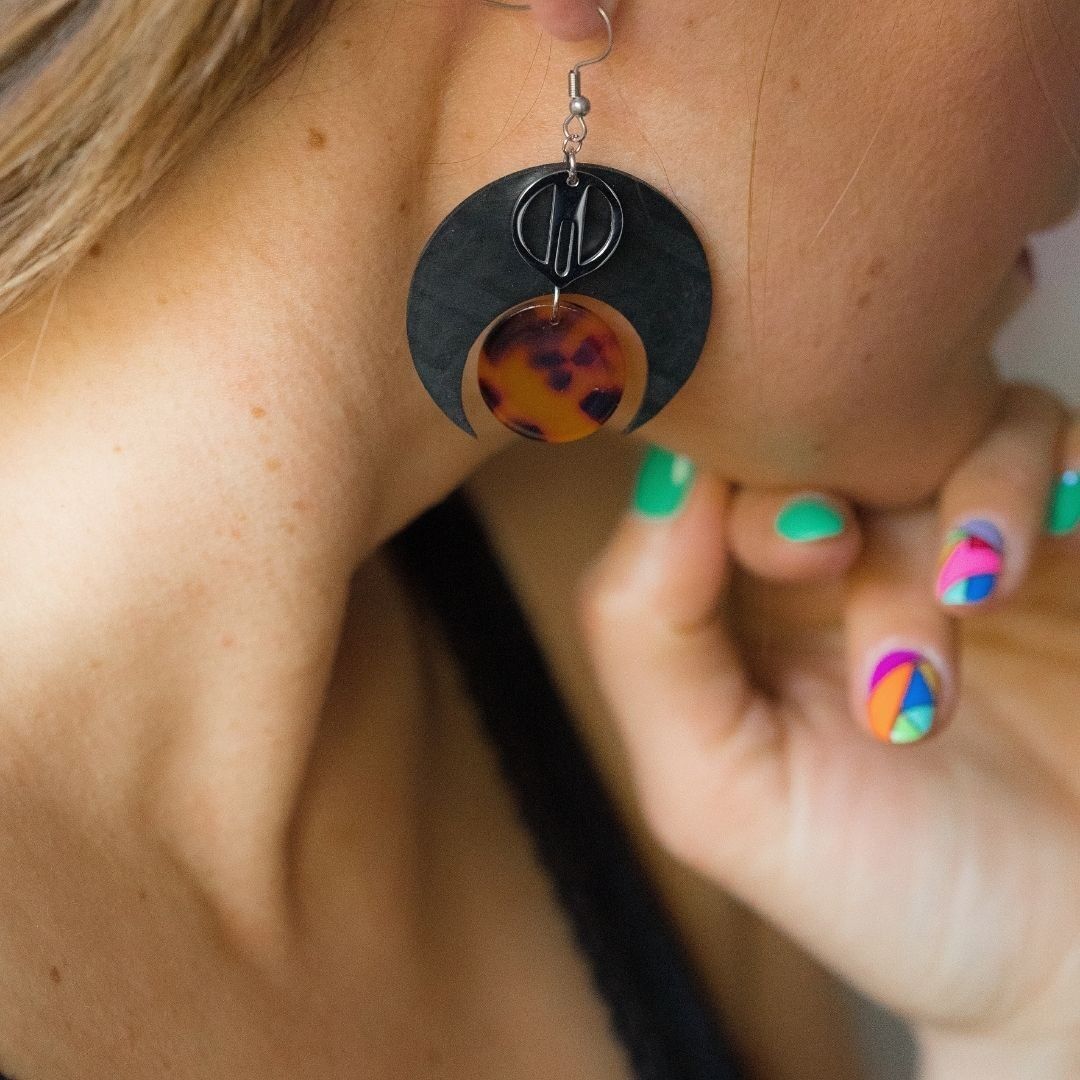 Orecchini Toria marroni ghiacciati