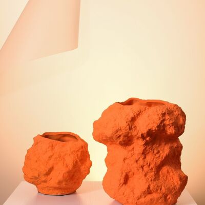 Ceramic vase w. look of rock, in trendy orange CHU32OR