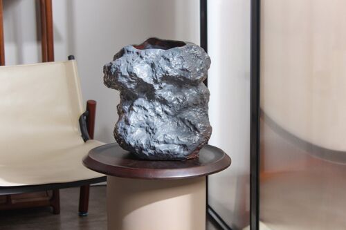 Trendy rock-like vase made of ceramic, black, CHU32ZW
