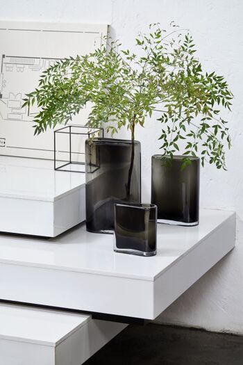 vase en verre design asymétrique moderne, verre gris, BADEN20GR 1