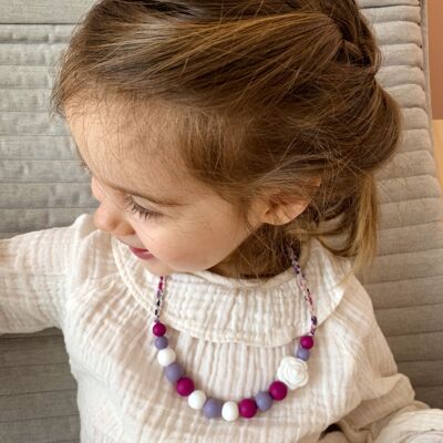 Collier enfant "Fleur blanche"