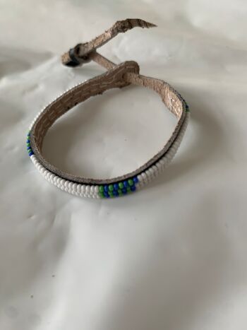 Bracelet blanc avec vert clair/bleu