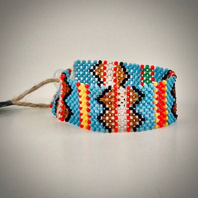 wide Maasai bracelet with button / light blue and many colors