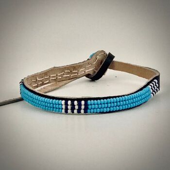 Bracelet bleu clair avec blanc/bleu foncé