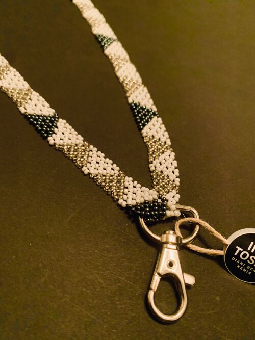 Schlüsselband aus Perlen - white/silver/grey