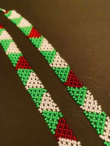 Tour de cou en perles - blanc/vert clair/rouge 2