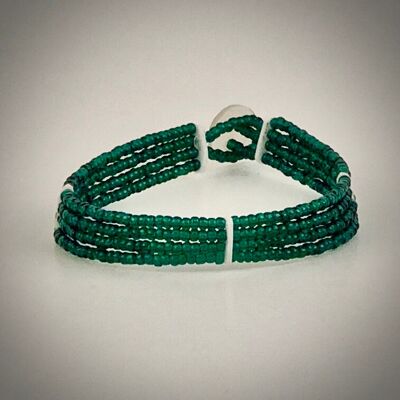 Maasai bracelet with button / one color dark green