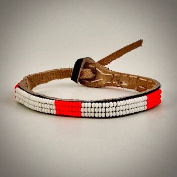 Bracelet blanc et rouge 1
