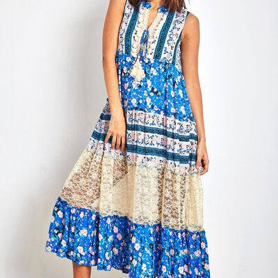 Langes blaues Kleid mit Blumendruck mit Pompons und Spitze