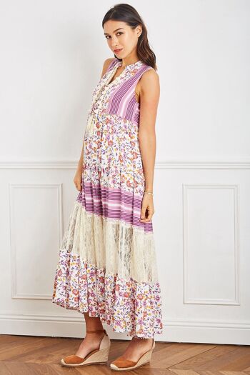 Robe longue blanche à imprimé à fleurs violettes avec pompons et dentelle 4