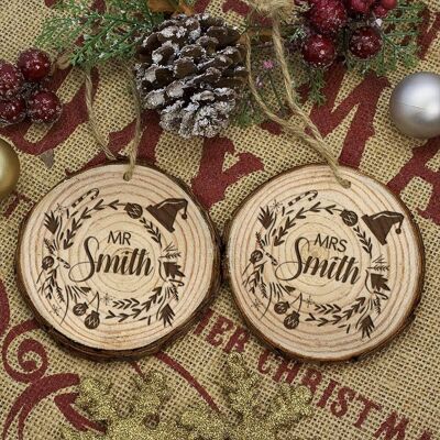 Pers Engraved Set of Two Couple's Christmas Tree Decoration (PER2431-001) (TreatRepublic830)