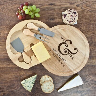 Personalised Classic Couples' Round Cheese Board (PER988-001) (TreatRepublic1307)