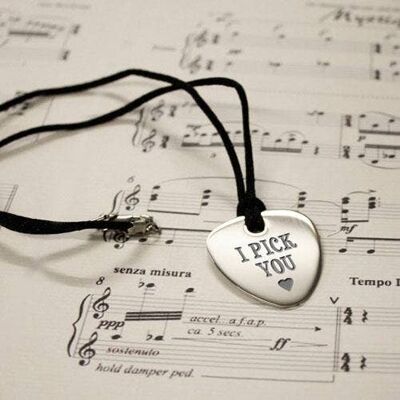 Personalised I Pick You Plectrum Pendant (PER168-001) (TreatRepublic1861)