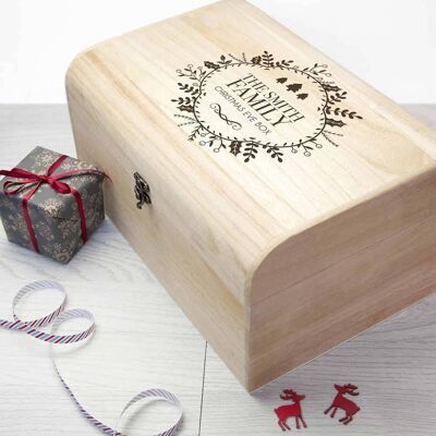 Personalised Traditional Family Christmas Eve Chest (PER2395-SML) (TreatRepublic2774)