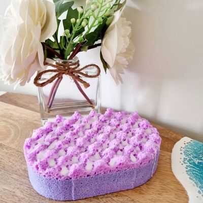 Éponge de massage exfoliante infusée de savon Violet Sparkle