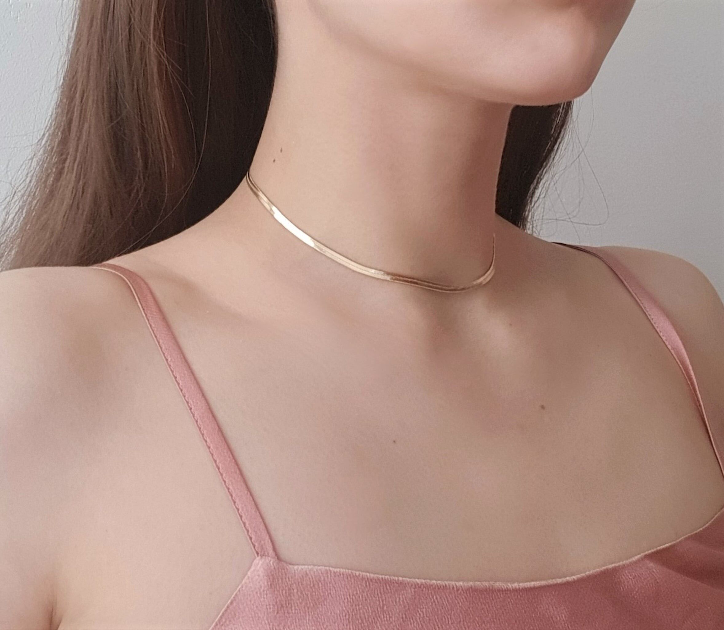 Flache goldene Schlangenkette / Choker