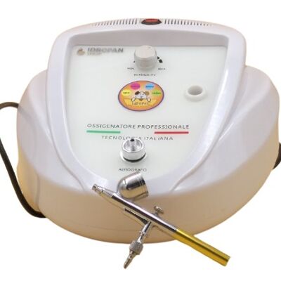 Oxygen Concentrator complete with Airbrush