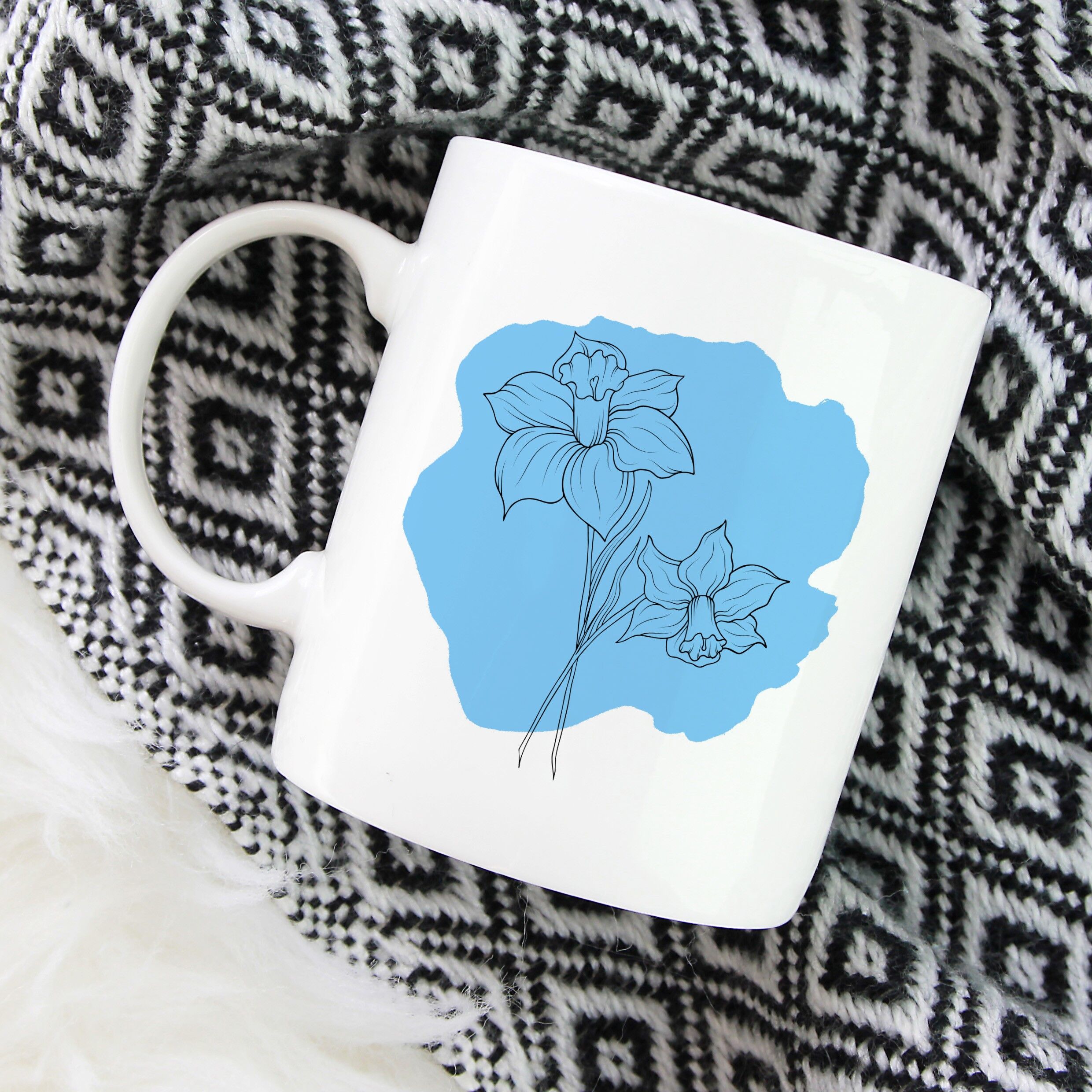 Tazza di fiori di nascita di marzo