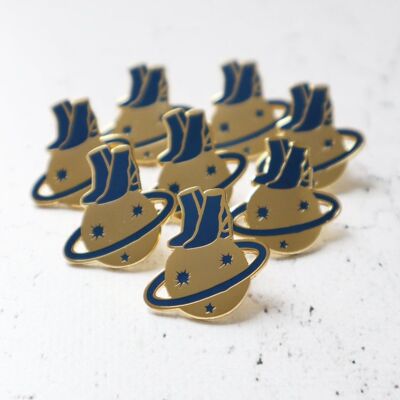 "Rule The World" pins