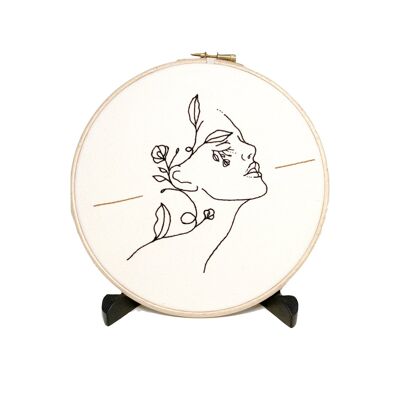 Julie - Embroidery kit