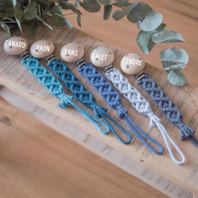 Large macrame pacifier clip | ash
