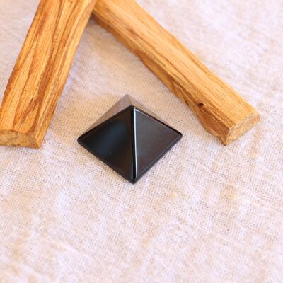 Obsidian Pyramid -3cm