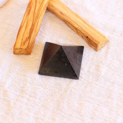 Piramide di shungite - 4 cm