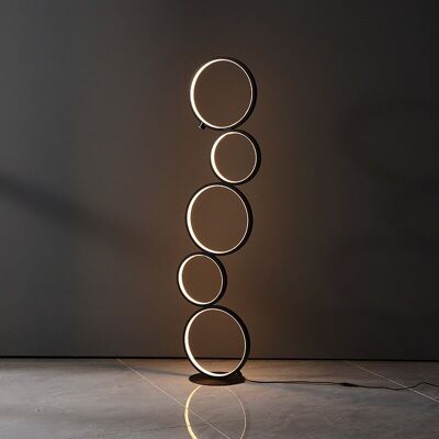 Rings Stehlampe Mehrere runde Lampen zur Platzierung auf dem modernen Boden